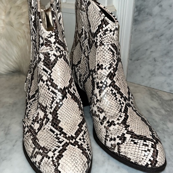 NEW! Style & Co Mykenna Western Snake Skin Ankle Boots - Picture 7 of 12